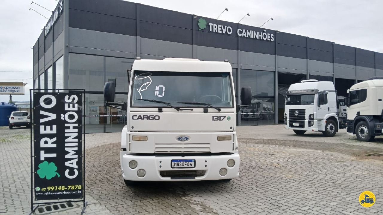 CAMINHAO FORD CARGO 1317 Caçamba Basculante Toco 4x2 Trevo Caminhões - AGB ITAJAI SANTA CATARINA SC